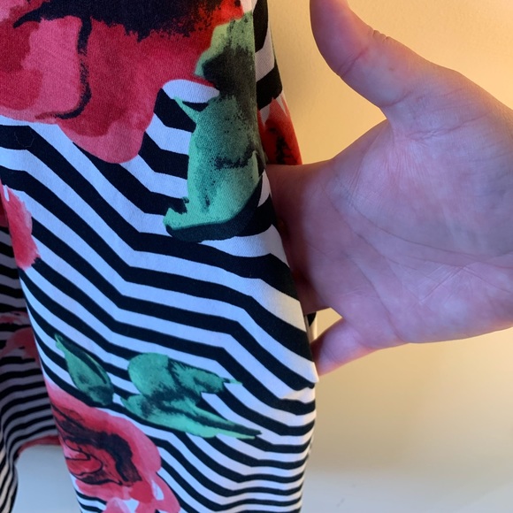 HP ⭐️ LuLaRoe | Jessie | Floral Dress | XS - Picture 4 of 8